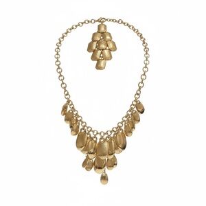 Elegant Bold elegant bid necklace with earrings Bundle NWOT